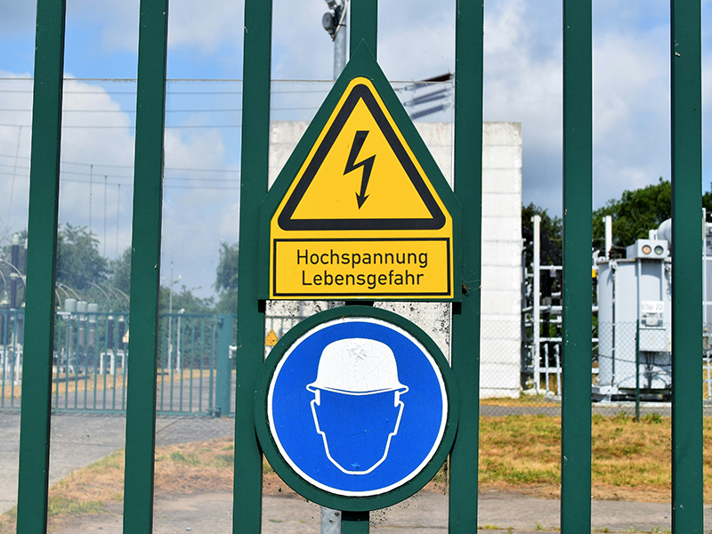 Hochspannung und Warnung